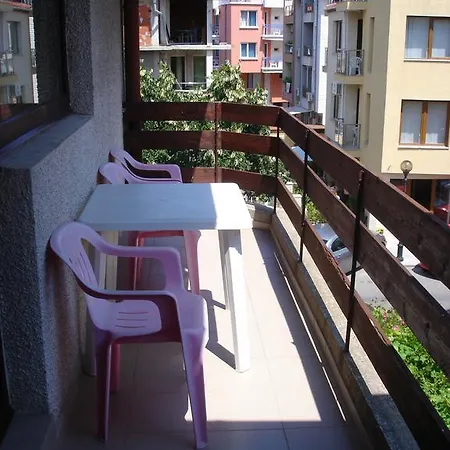 Family House Jivkovi דירה