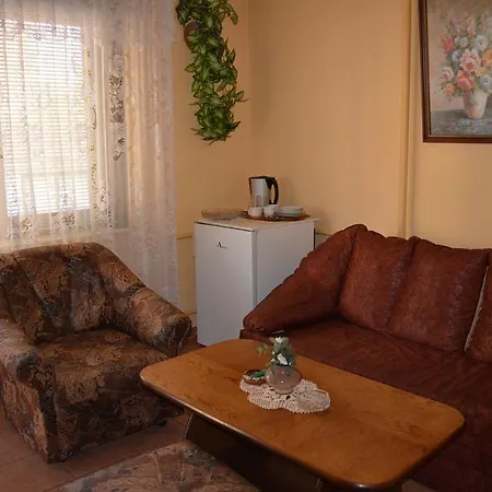 Family House Jivkovi דירה